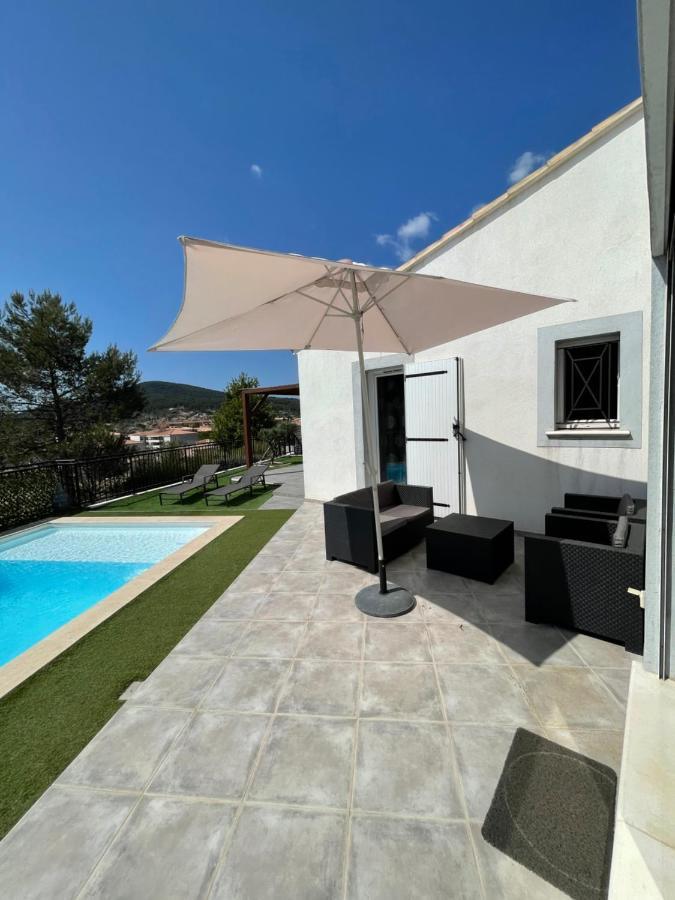 Villa Avec Piscine Cuers Exterior foto